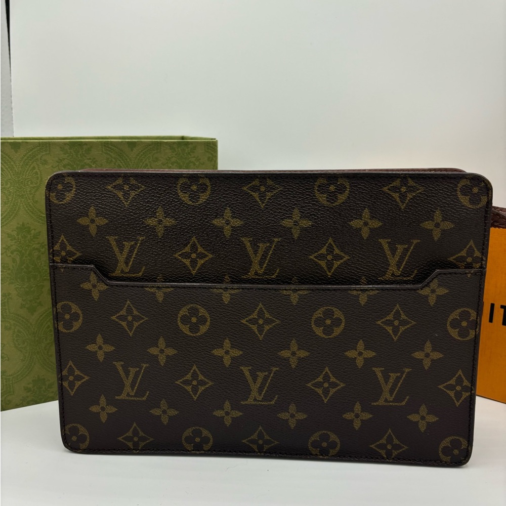 Louis Vuitton Vintage Pochette Clutch